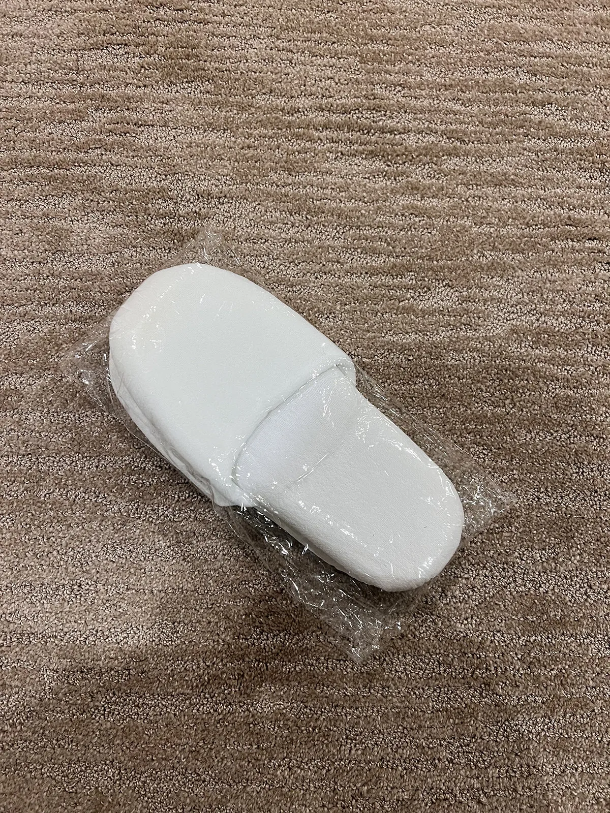 20 Pairs Disposable White Hotel Slippers for Guests; Closed Toe Slippers for Women and Men (US 10)