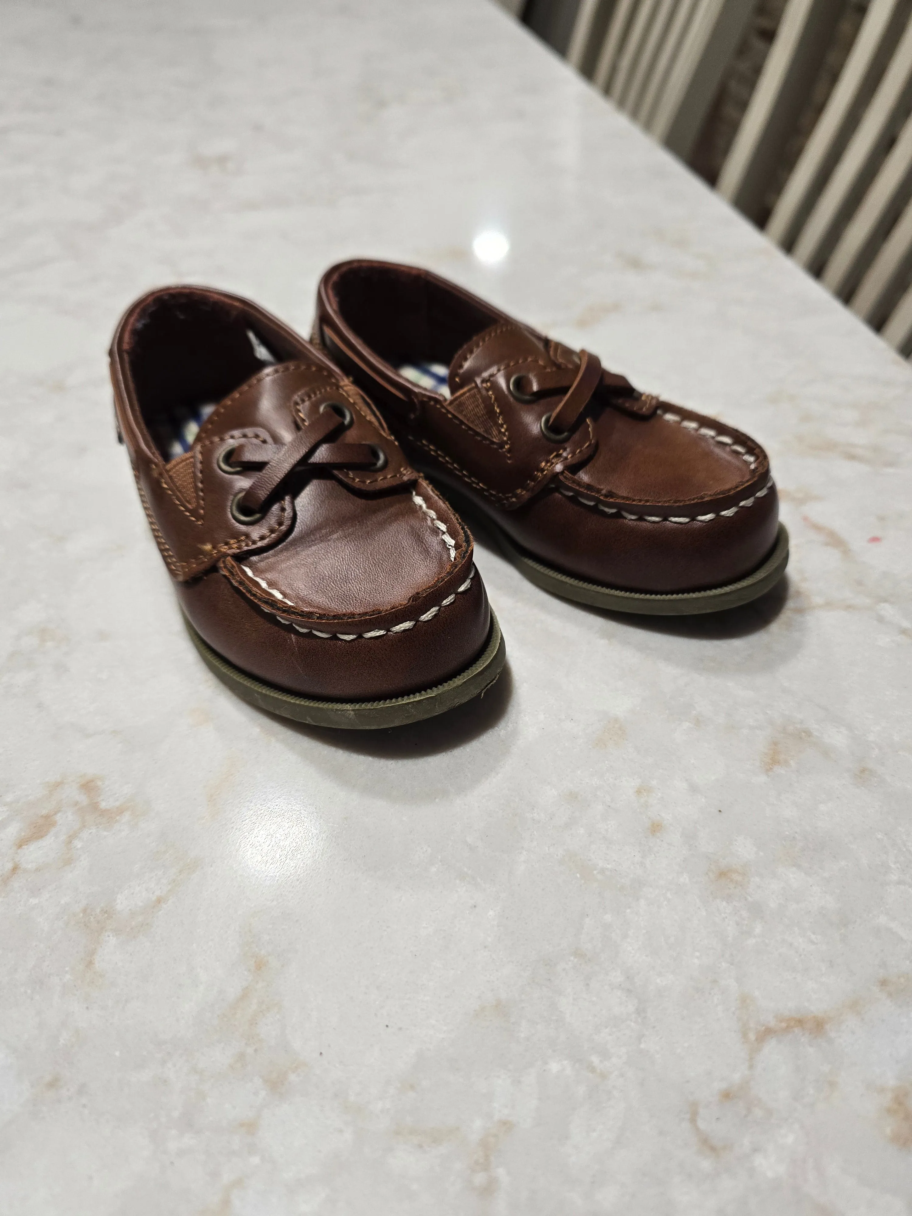 Brown leather Loafers- like new - size Shoes:           7 & 7.5 (Little Kid)