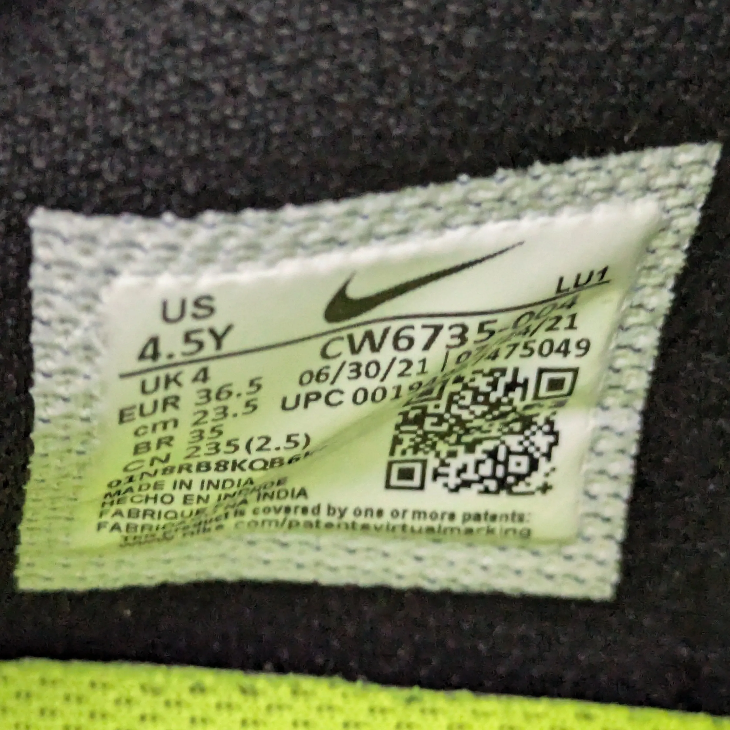 Nike Team Hustle D 10 Basketball Shoes – UK 4, EU 36.5, US 4.5