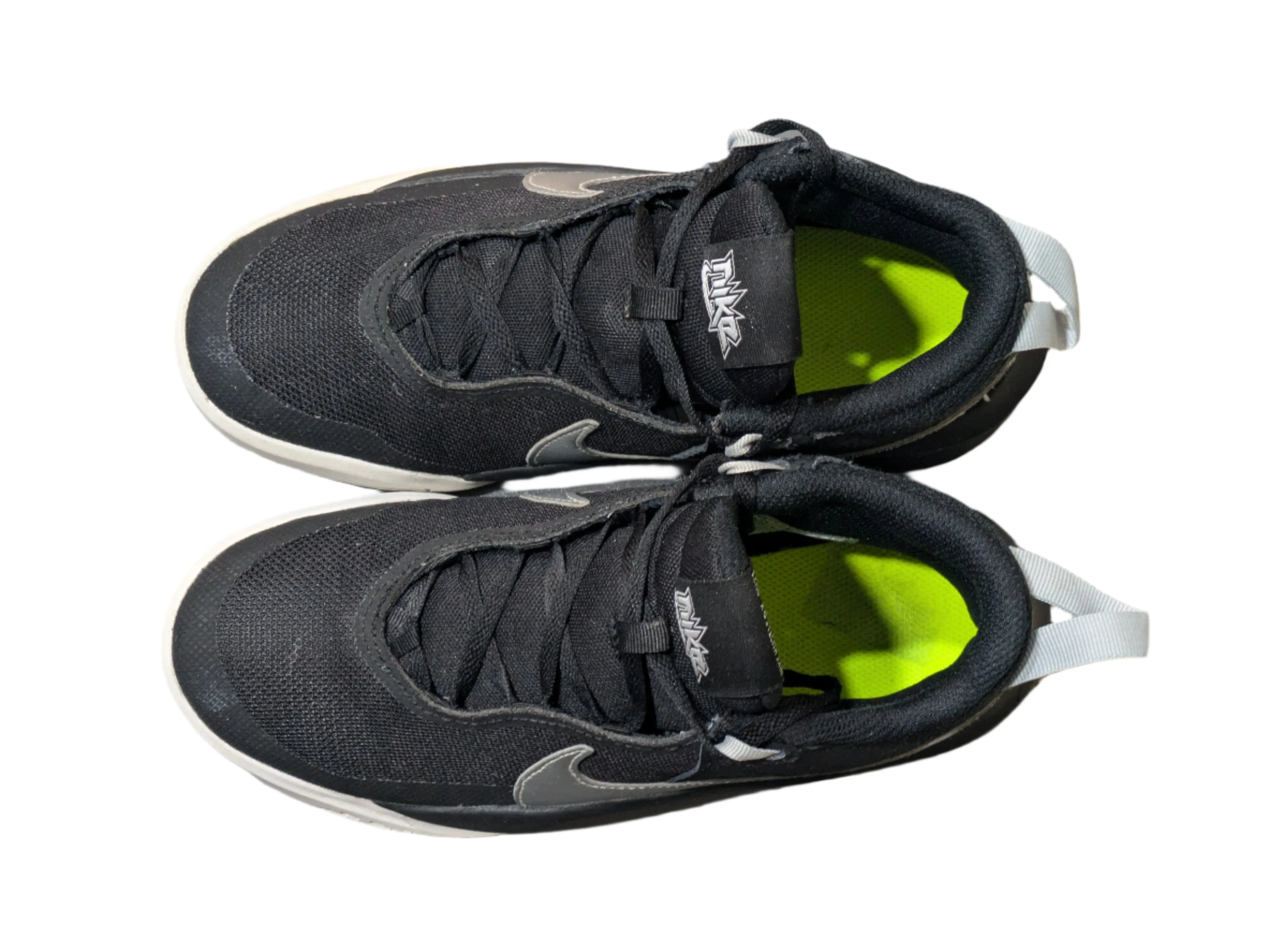 Nike Team Hustle D 10 Basketball Shoes – UK 4, EU 36.5, US 4.5