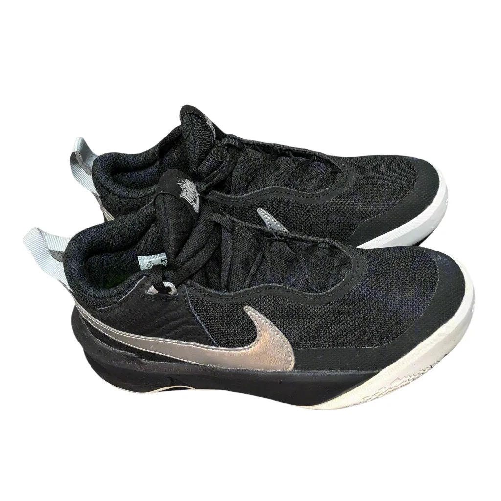 Nike Team Hustle D 10 Basketball Shoes – UK 4, EU 36.5, US 4.5