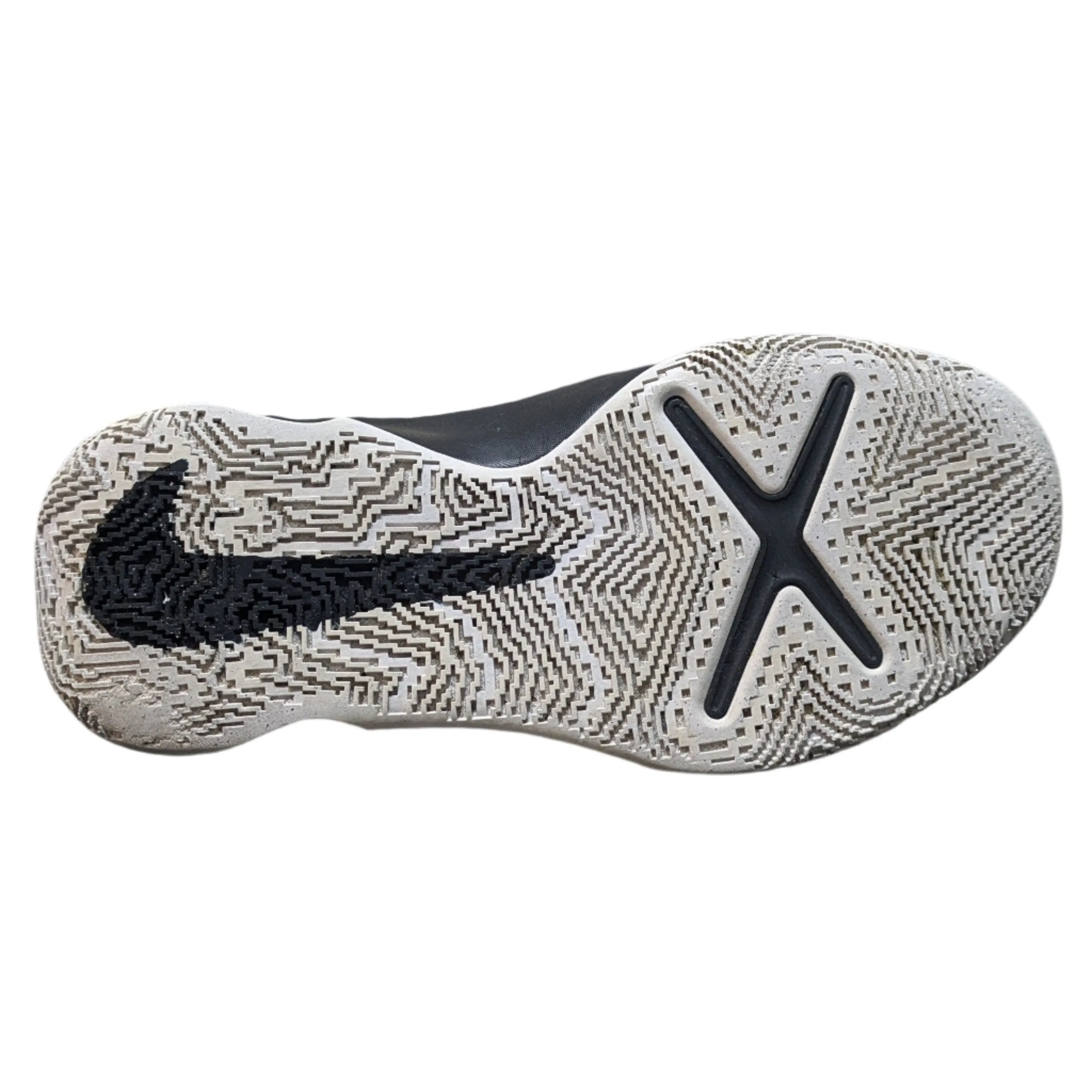 Nike Team Hustle D 10 Basketball Shoes – UK 4, EU 36.5, US 4.5