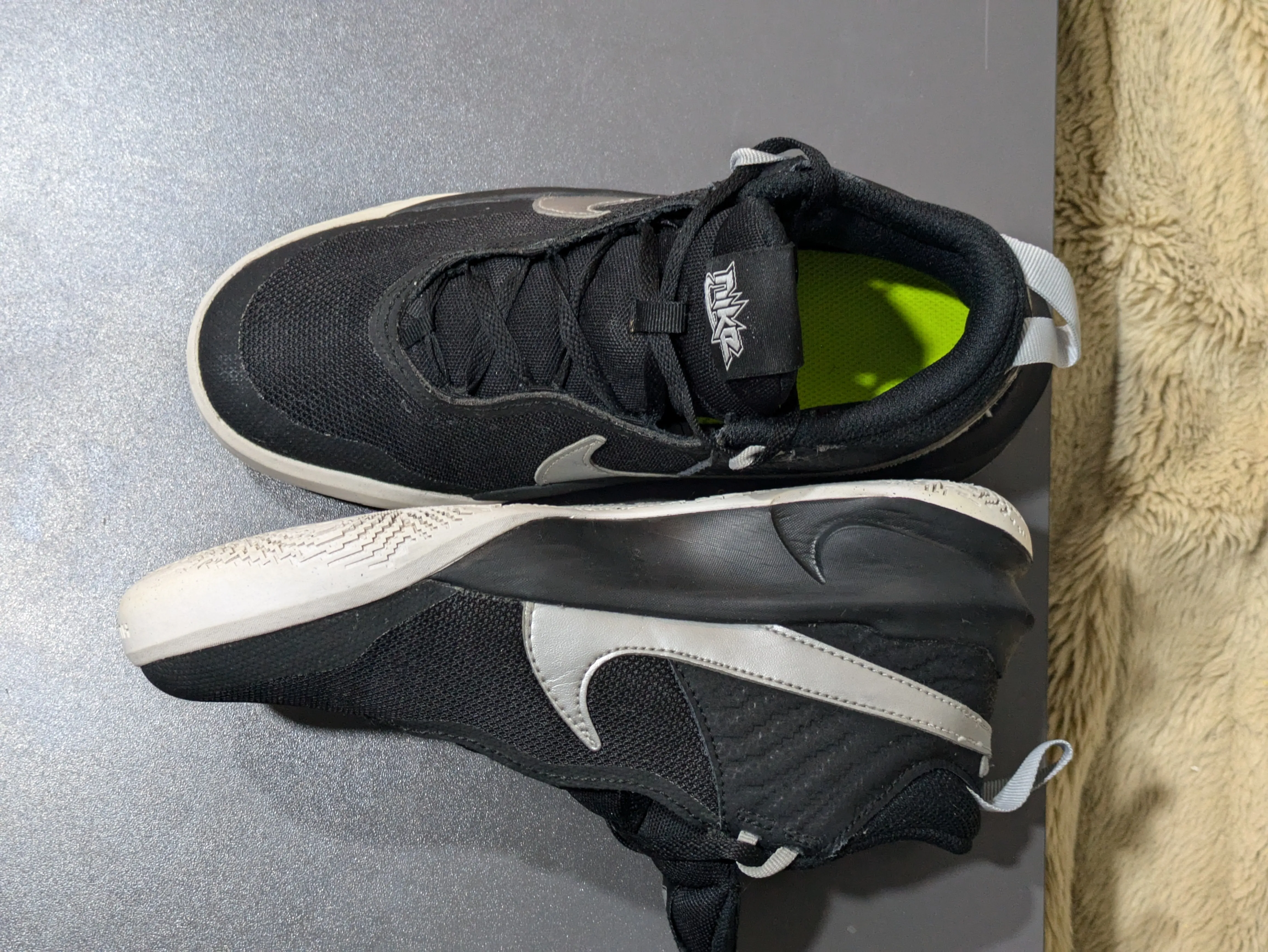 Nike Team Hustle D 10 Basketball Shoes – UK 4, EU 36.5, US 4.5