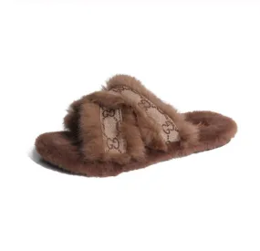 Stylish and comfy summer slippers